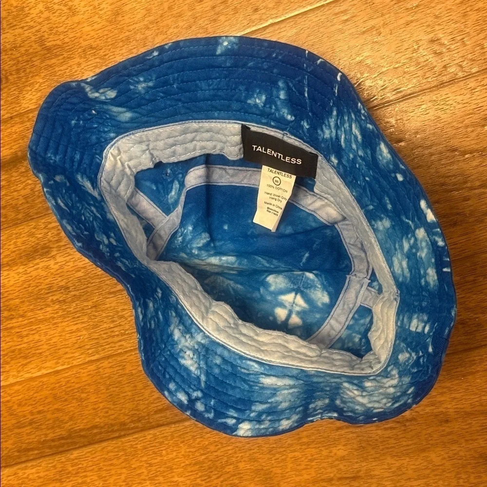 CM🩷 TALENTLESS Blue and White Tie-Dye Bucket Hat Unisex